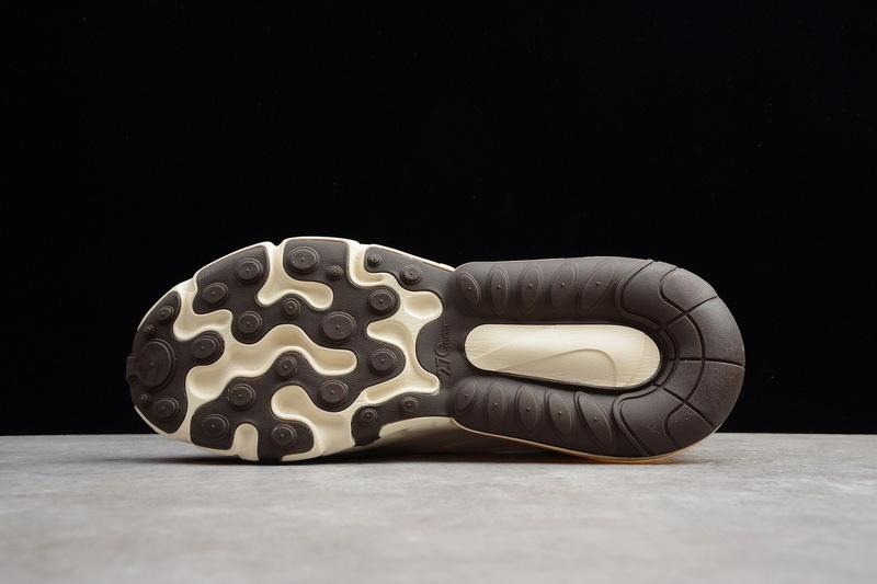 NikeAir Max 270 React - Light Beige/Chalk