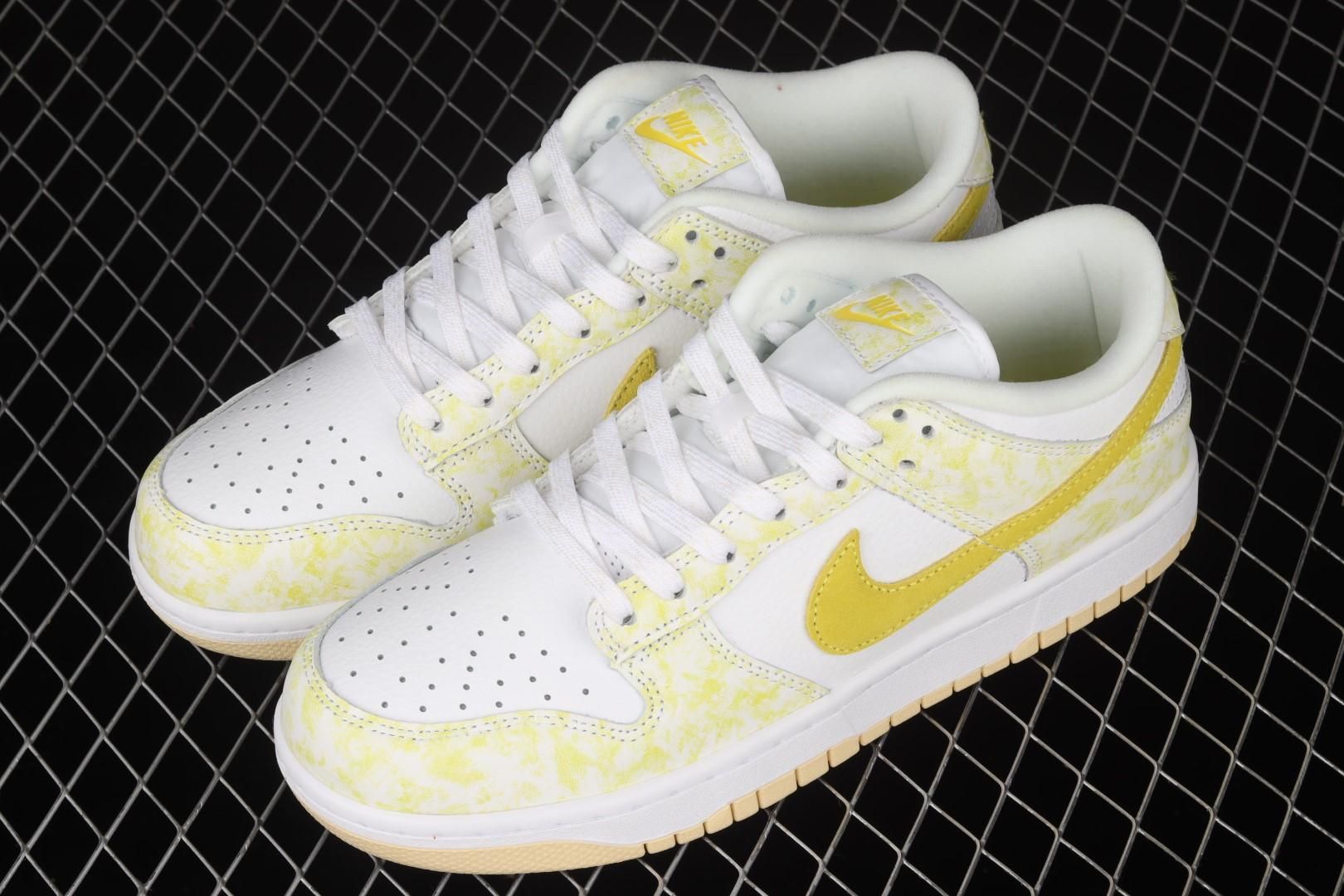 NikeWMNS Dunk Low - Yellow Strike