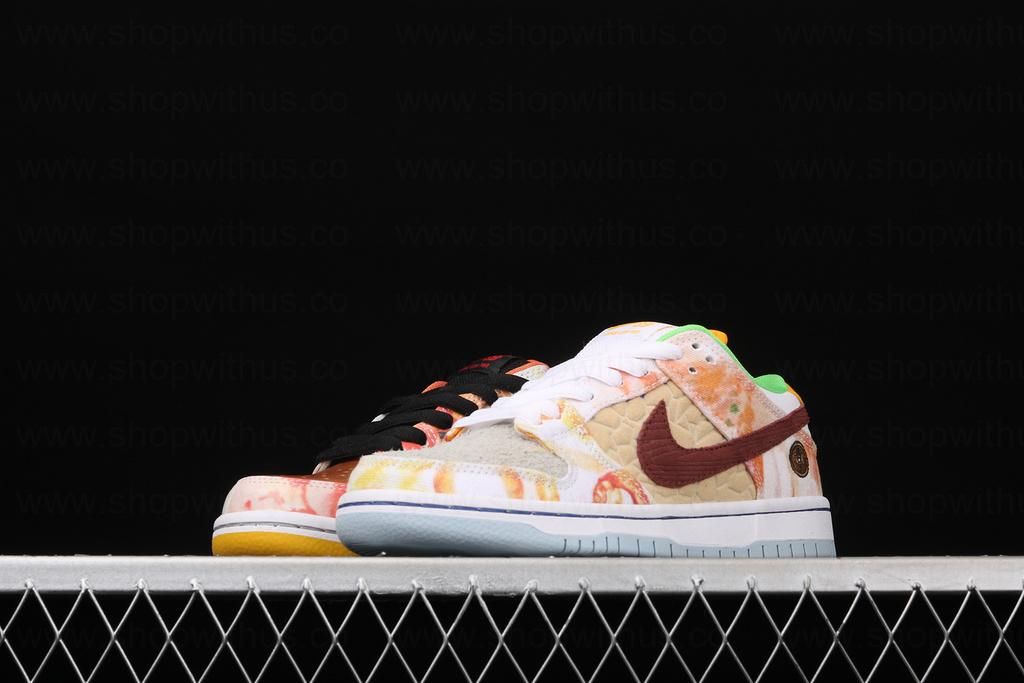 NikeSB Dunk Low - Street Hawker