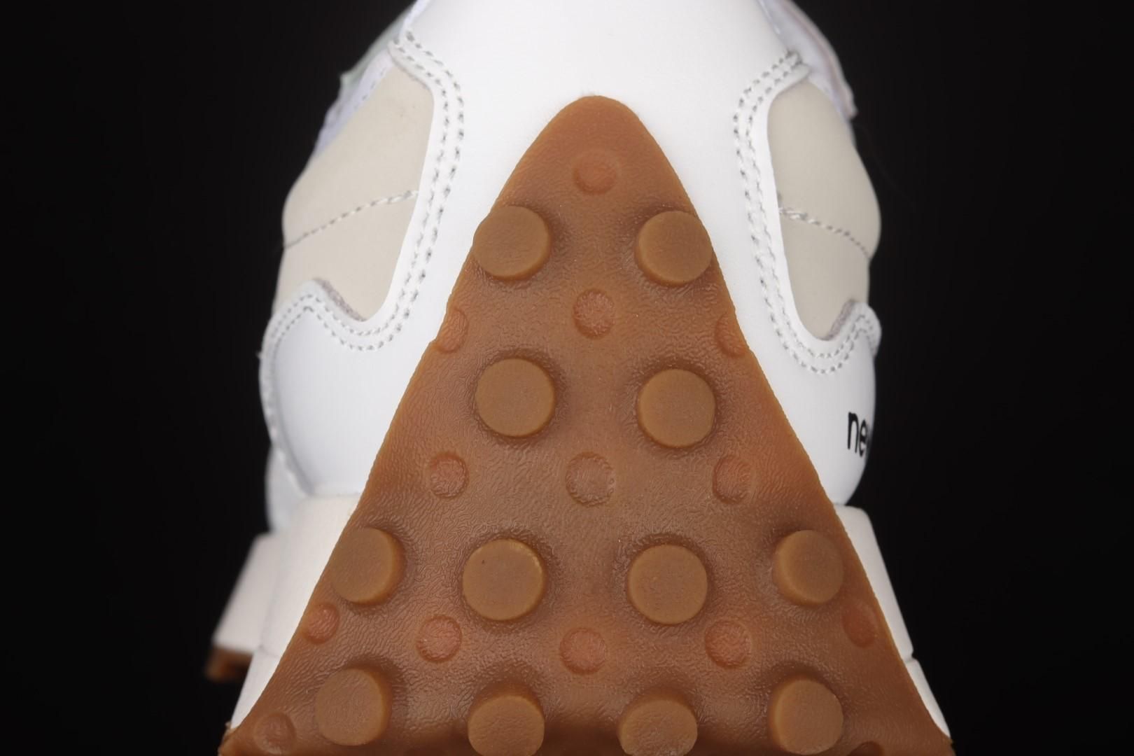 New Balance 327 - White Moonbeam Gum