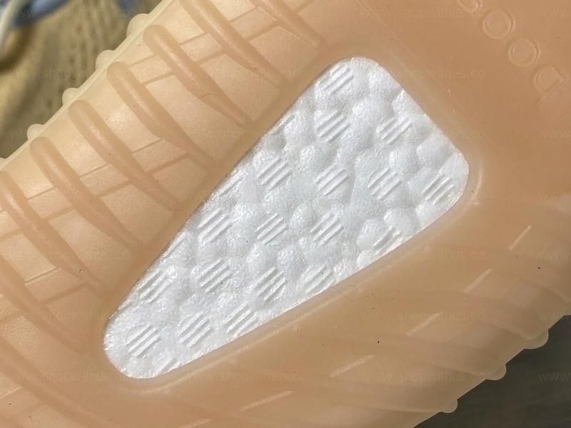 adidasYEEZY Boost 350 v2 - Linen