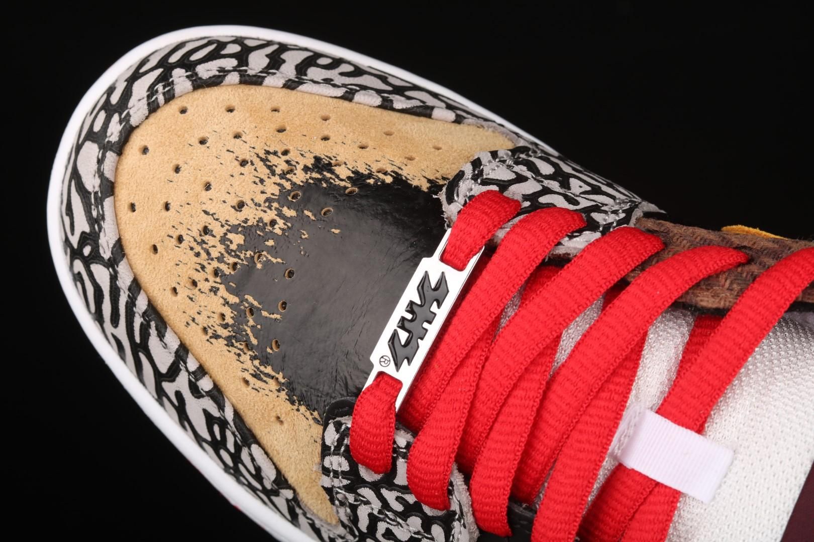 NikeUnisex SB Dunk Low - What The Paul