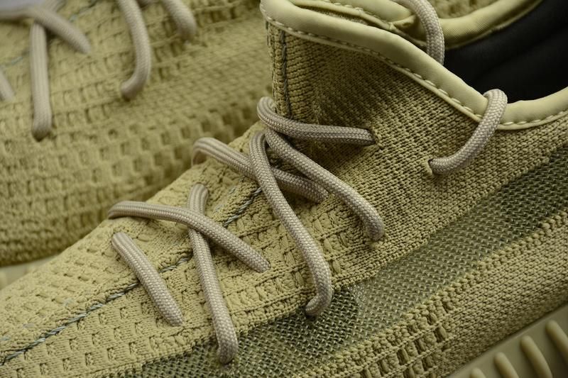 adidasOriginals YEEZY Boost 350 V2 - Sulfur