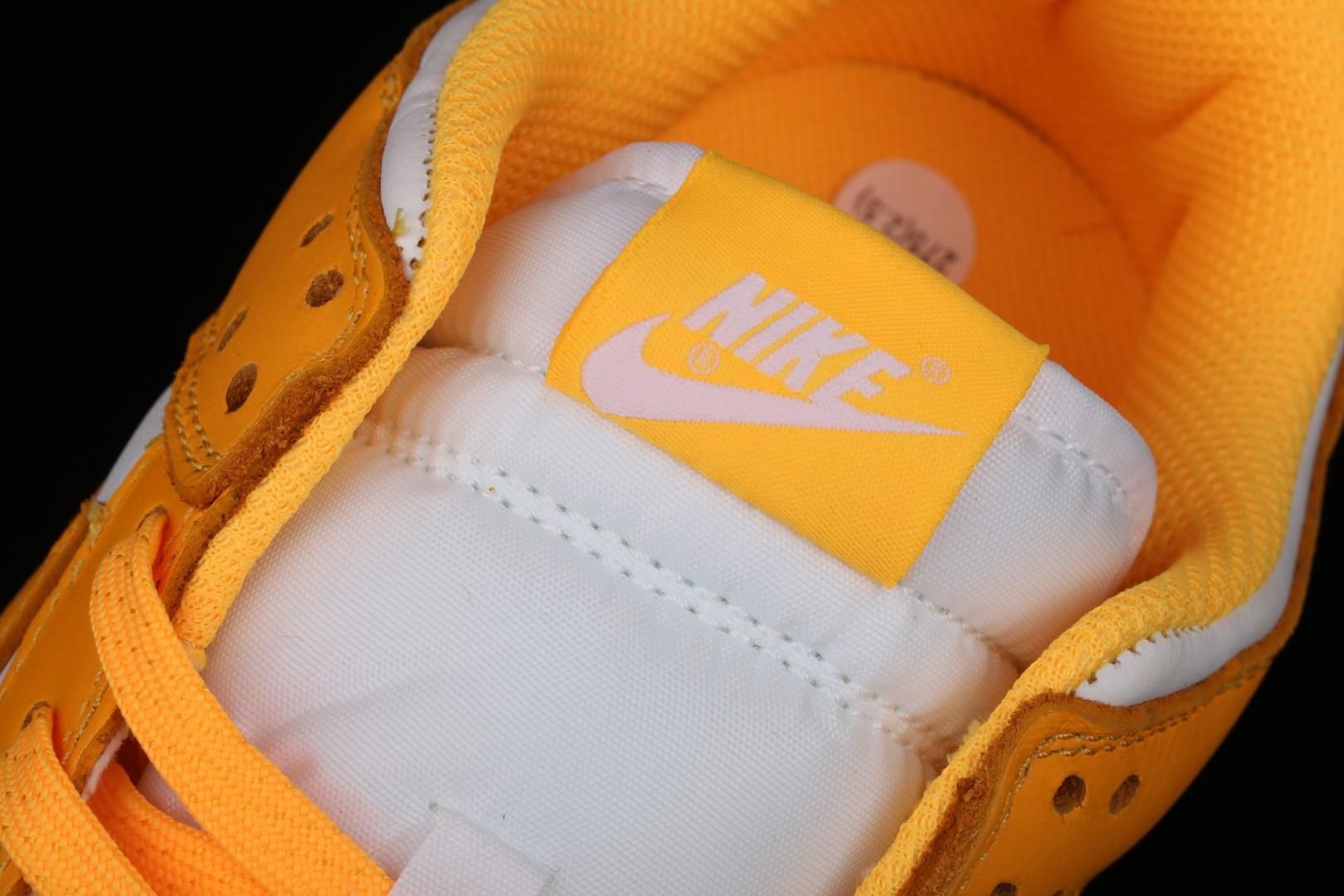 NikeUnisex Dunk Low - Laser Orange