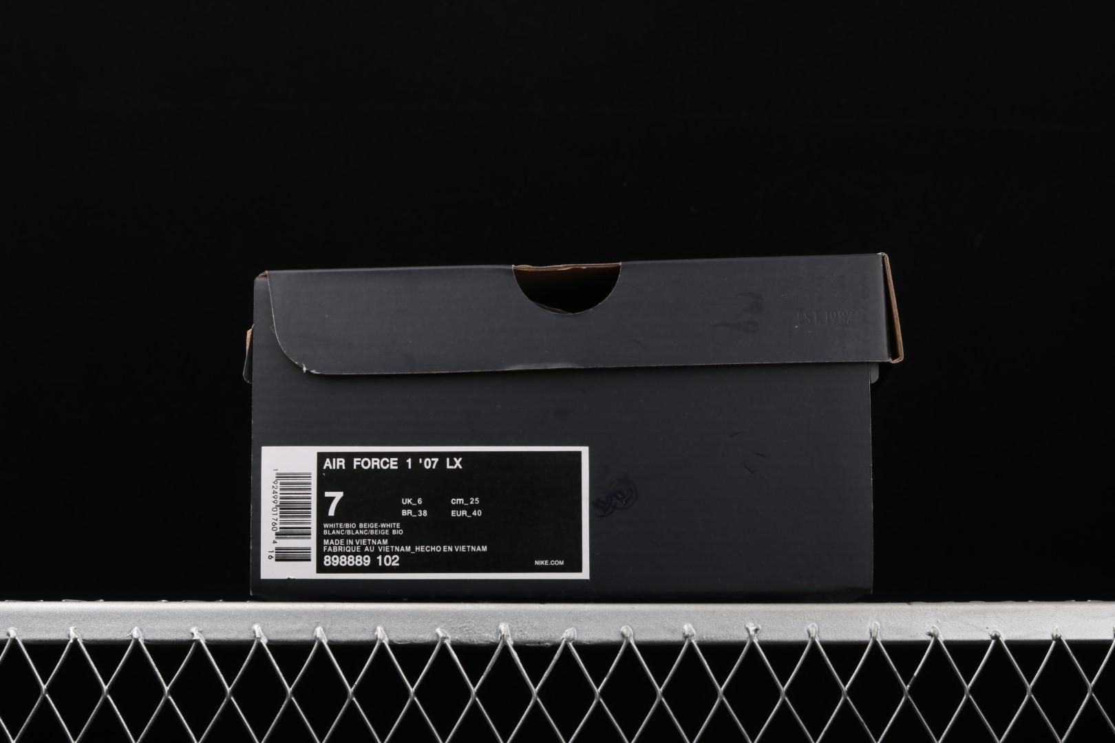 NikeWMNS Air Force 1 AF1 - White/Bio Beige