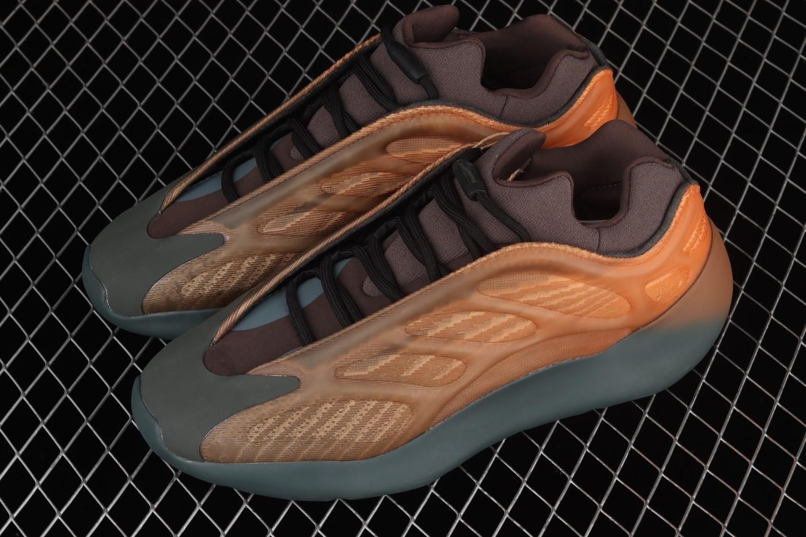 adidasUnisex Yeezy 700 V3 - Copper Fade