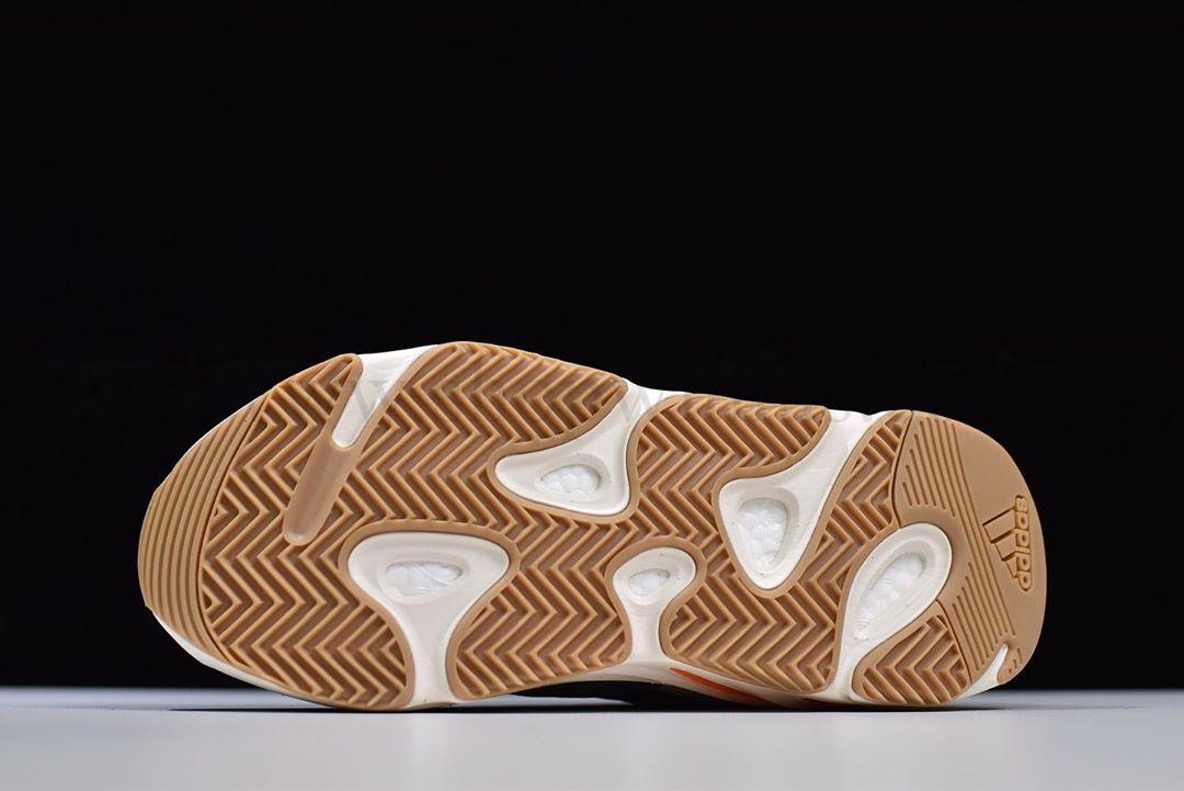 adidasOriginals YEEZY Boost 700 - Magnet