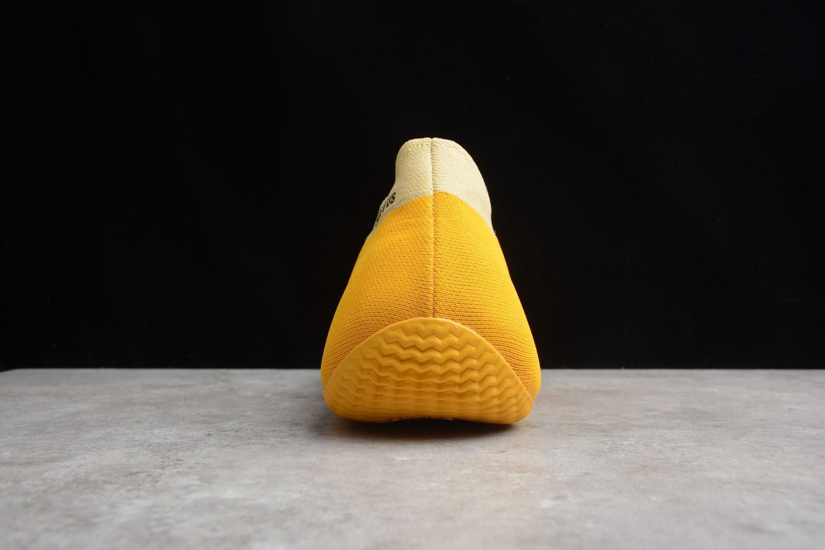 adidasUnisex Yeezy Knit RNR - Sulfur