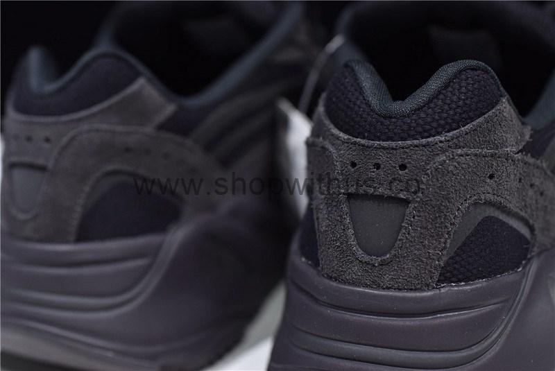 adidasOriginals YEEZY Boost 700 V2 - Vanta