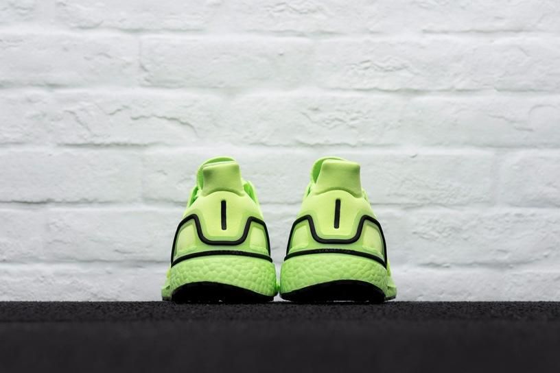 adidasRunning ultraBOOST 20 - Signal Green