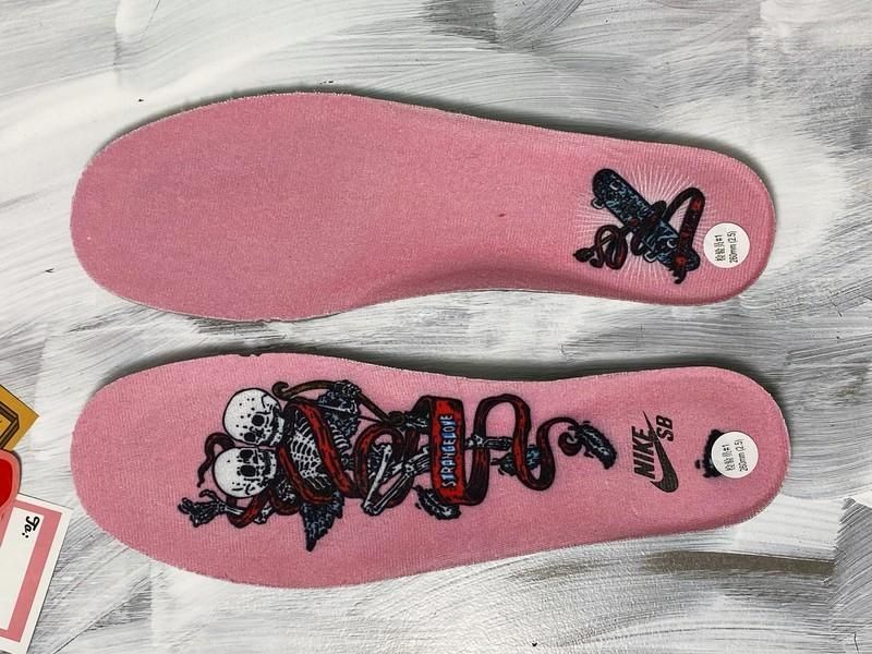 NikeSB Dunk Low - Strange Love