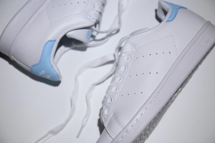adidasWMNS Stan Smith - Cloud White /Blue Glow