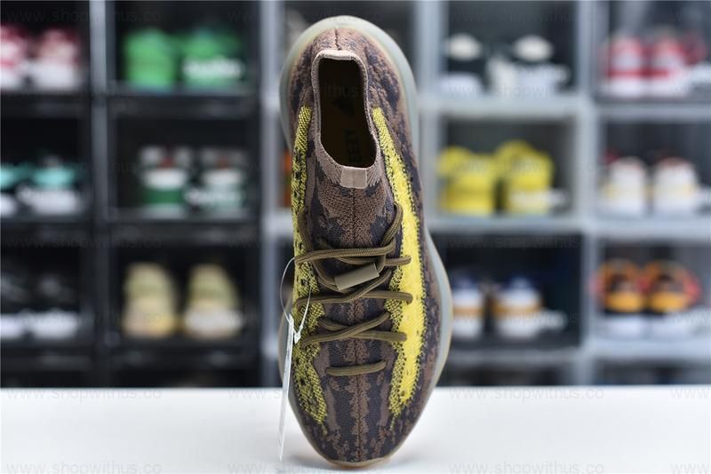 adidasUnisex YEEZY Boost 380 - LMNTE