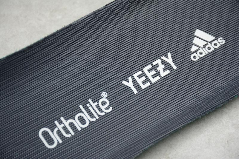 adidasOriginals YEEZY 700 V3 - Azareth