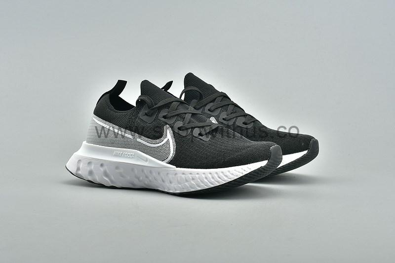 NikeLegend React 3 Run Fearless - Black/White