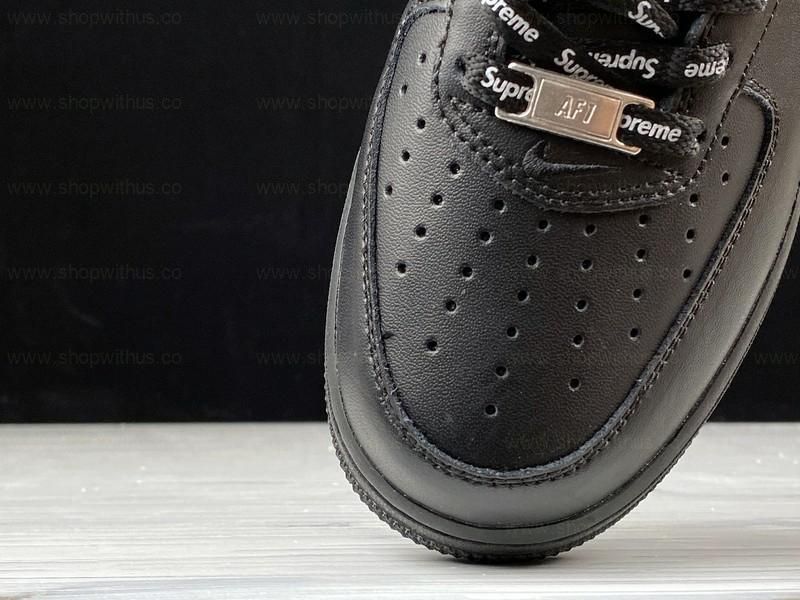 Supreme x NikeAir Force 1 Low - Black