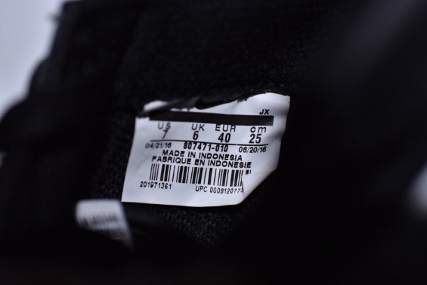 NIKEUnisex Cortez Basic Leather Casual Shoe - Black/White