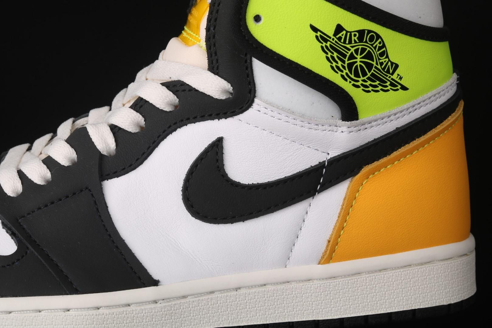 Air Jordan 1 AJ1 Retro High  - Volt Gold