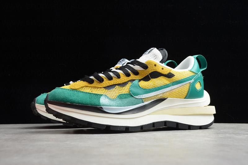 sacai xNike VaporWaffle - Tour Yellow