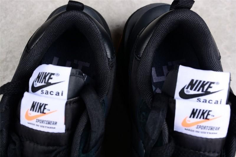 NikeMen's x sacai VaporWaffle - Black and Gum