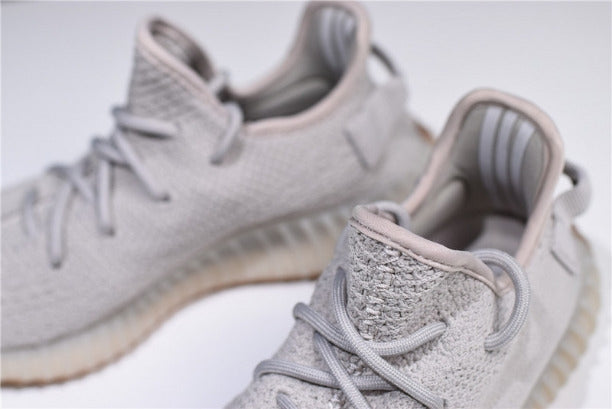 adidasUnisex YEEZY Boost 350 v2 - Sesame