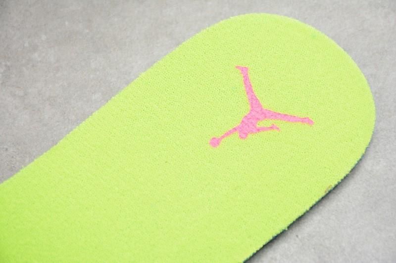 NikeWMNS Air Jordan 1 AJ1 Mid - Edge Glow