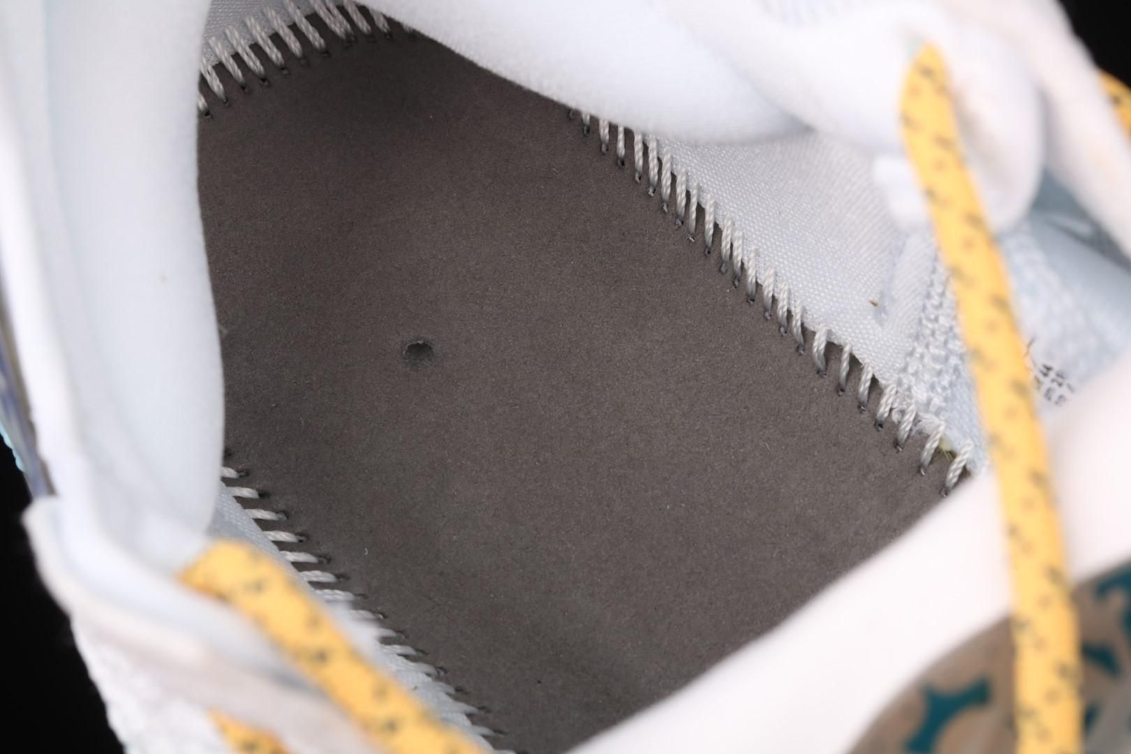 NikeLeBron 18 - Reflections Flip