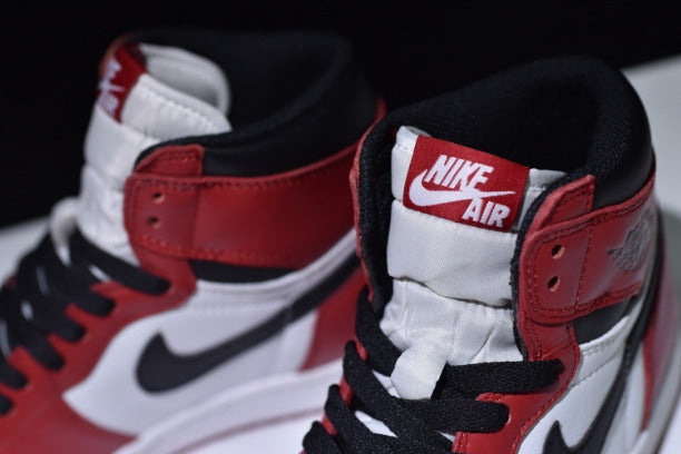 NikeUnisex Air Jordan 1 AJ1 High Basketball Shoe - Chicago