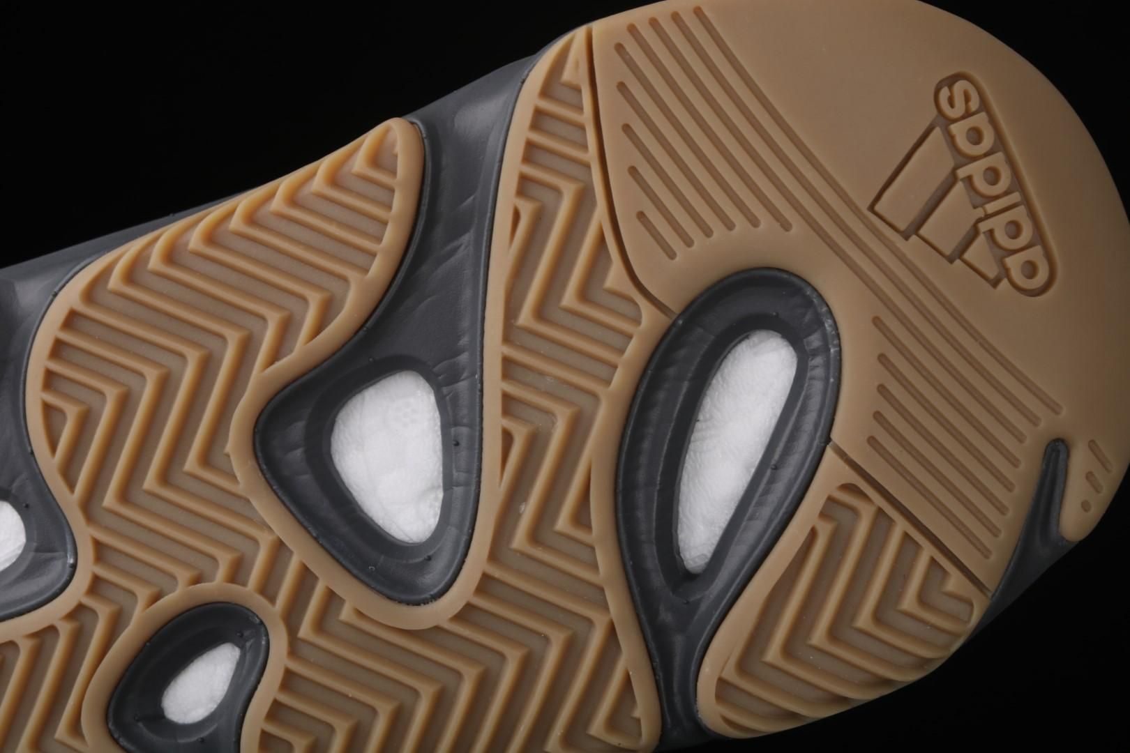 adidasUnisex Yeezy Boost 700 V2 - Tephra