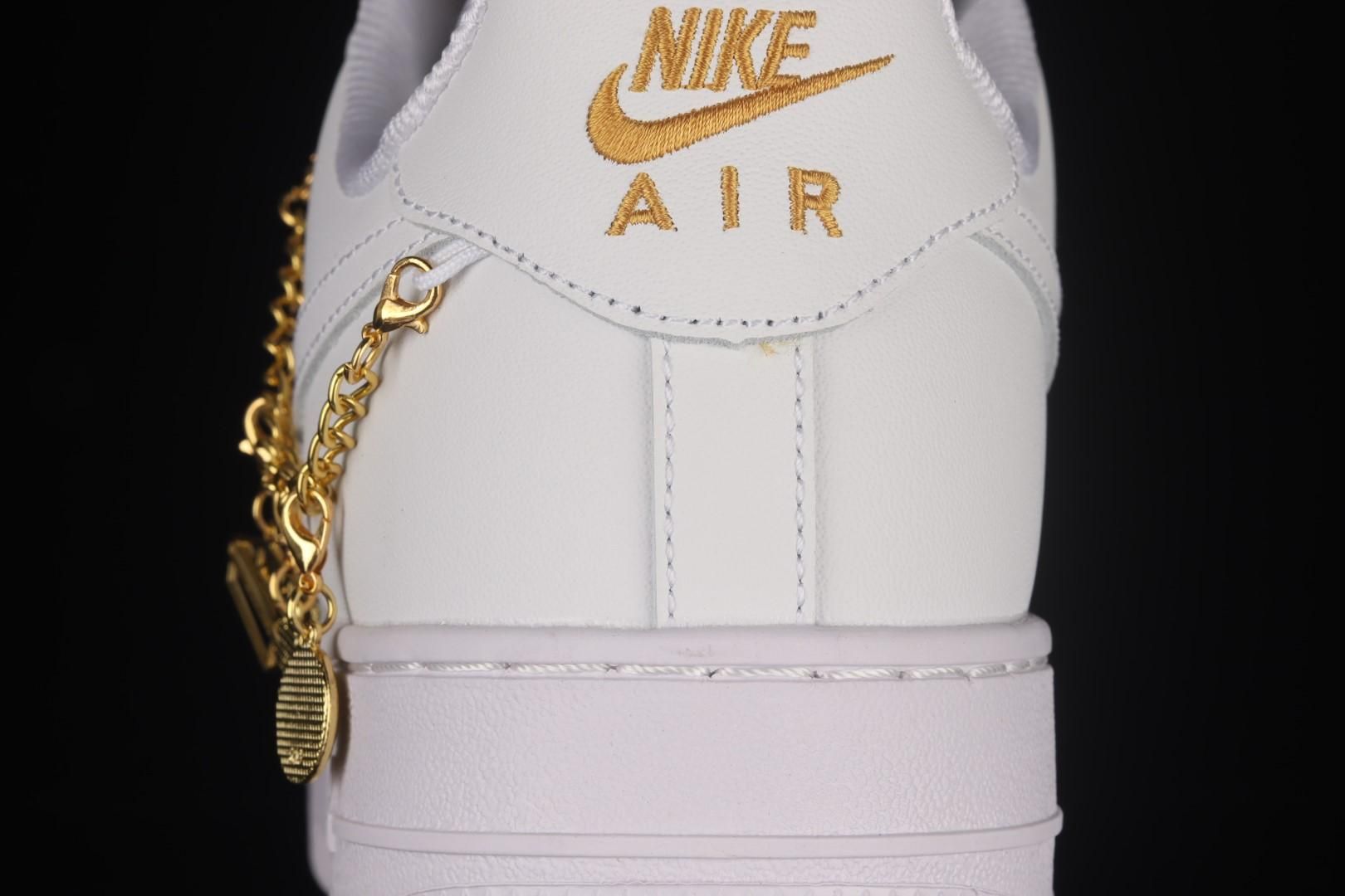 NikeAir Force 1 Low - White Pendant