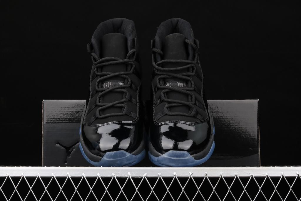 Air Jordan 11 AJ11 Retro - Cap And Gown