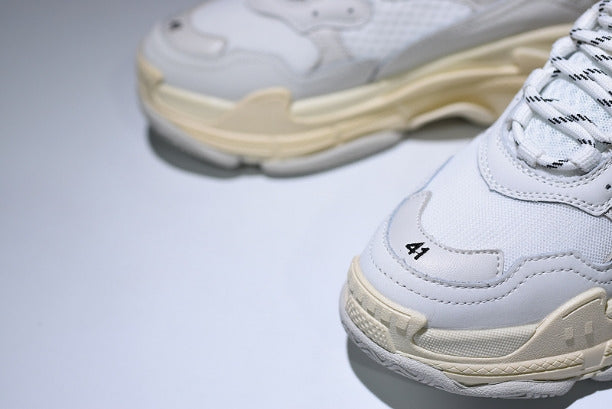BalenciagaUnisex Triple S sneakers - White