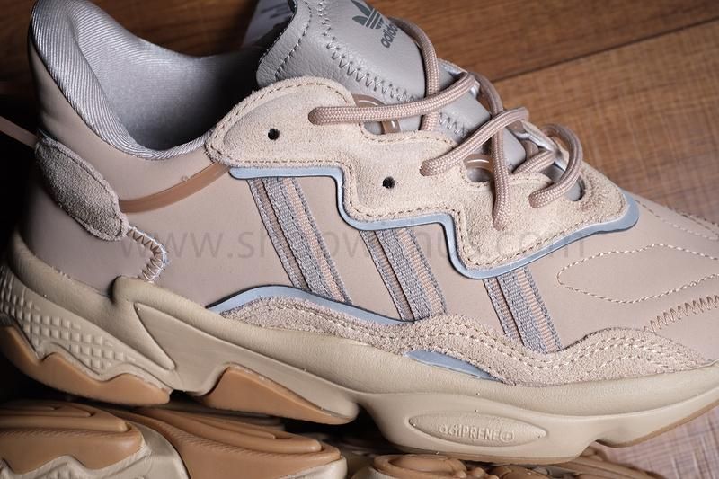 adidasOriginals Ozweegoo - Beige