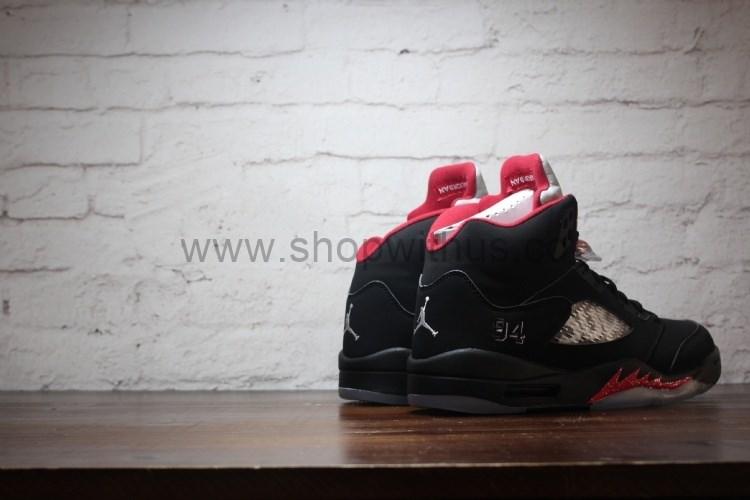 Supreme x Air Jordan 5 Retro - Black