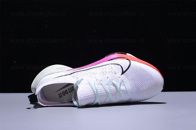 NikeRunning Air Zoom Tempo NEXT% Flyknit - White Hyper Violet