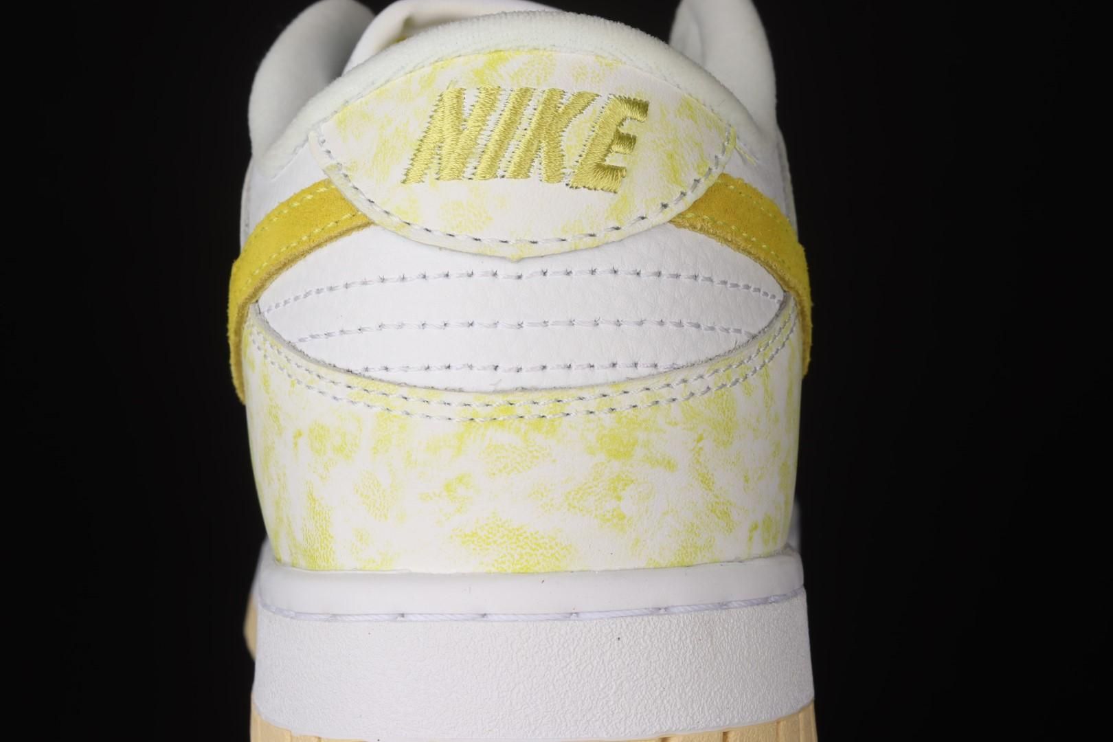 NikeWMNS Dunk Low - Yellow Strike