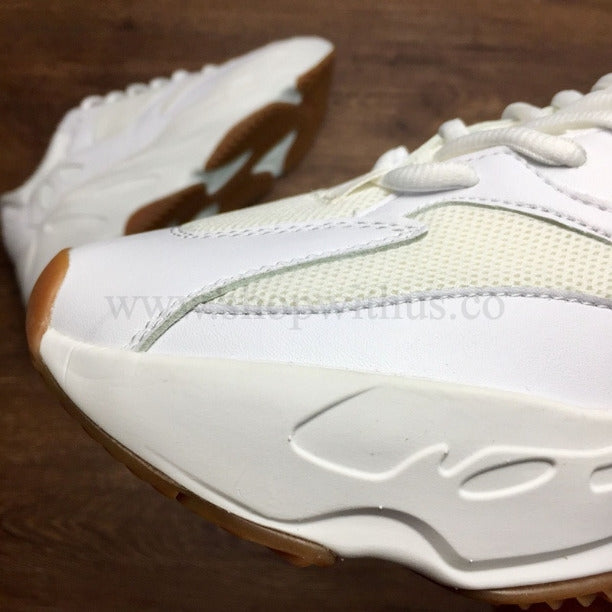 adidasUnisex YEEZY Boost 700 - White/Gum