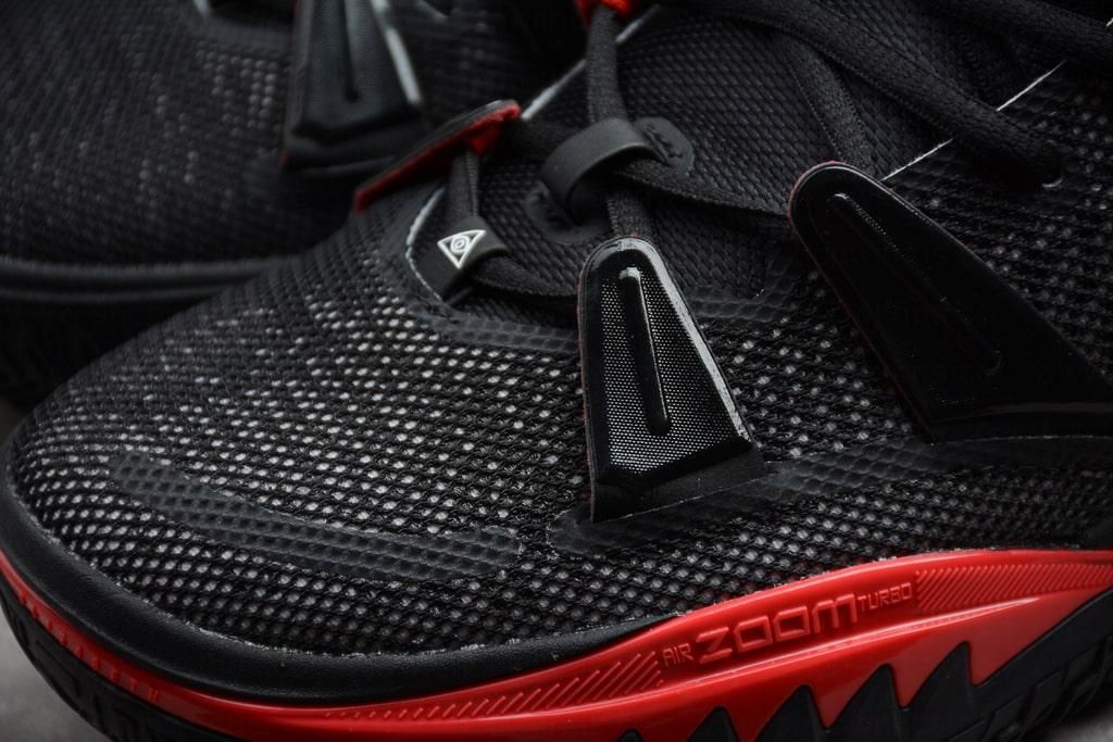 NikeUnisex Zoom Kyrie 7 - Bred Black