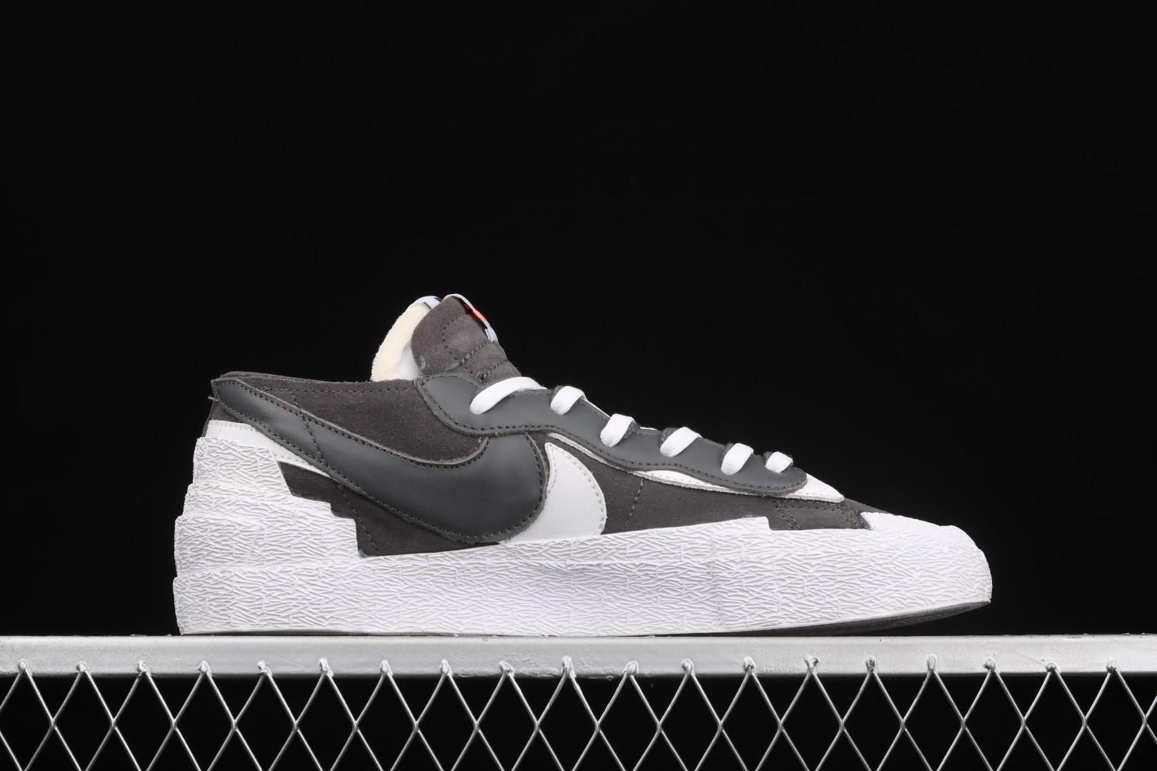 NikeUnisex Blazer Low x sacai - Iron Grey