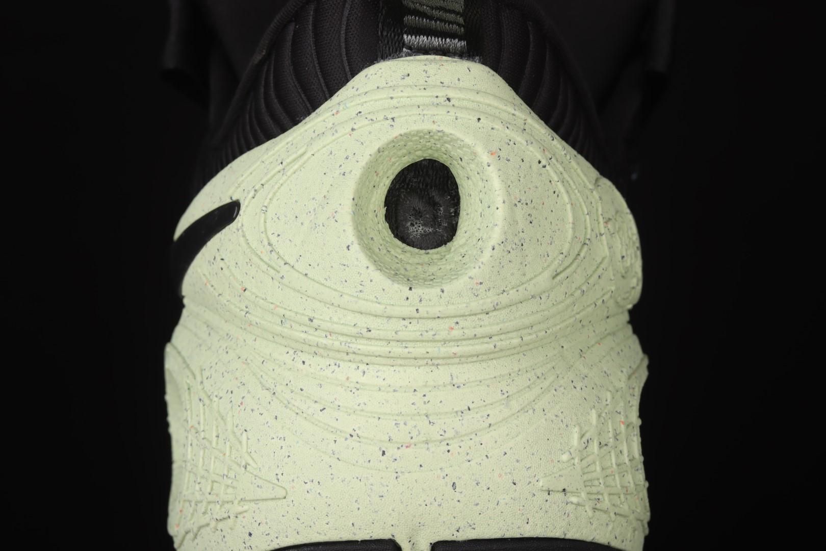 NikeUnisex Cosmic Unity - Green Glow