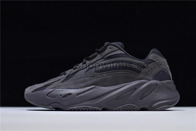 adidasOriginals YEEZY Boost 700 V2 - Vanta