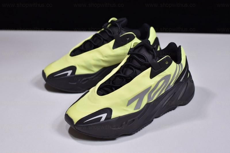 adidasYEEZY Boost 700 MNVN - Phosphor