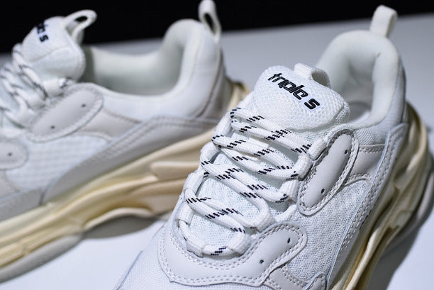 BalenciagaUnisex Triple S sneakers - White