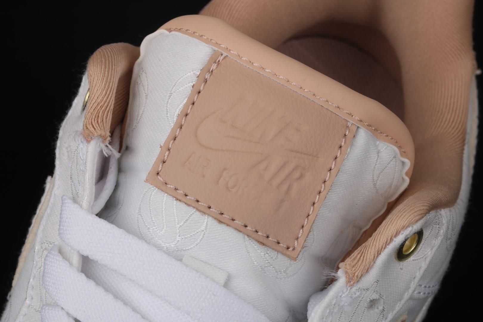 NikeWMNS Air Force 1 AF1 - White/Bio Beige