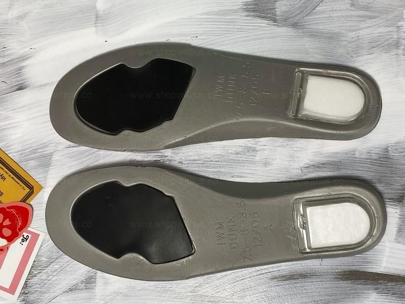 NikeSB Dunk Low - Strange Love