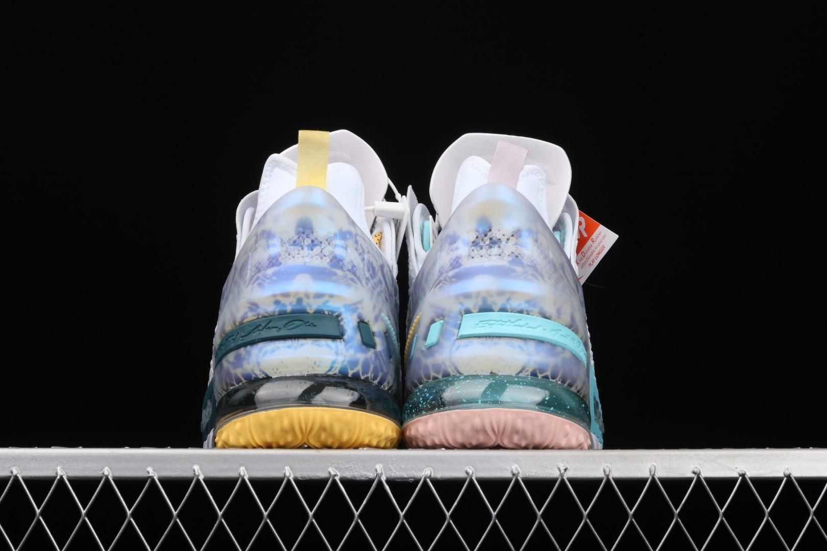 NikeLeBron 18 - Reflections Flip
