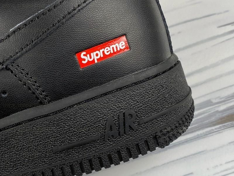 Supreme x NikeAir Force 1 Low - Black