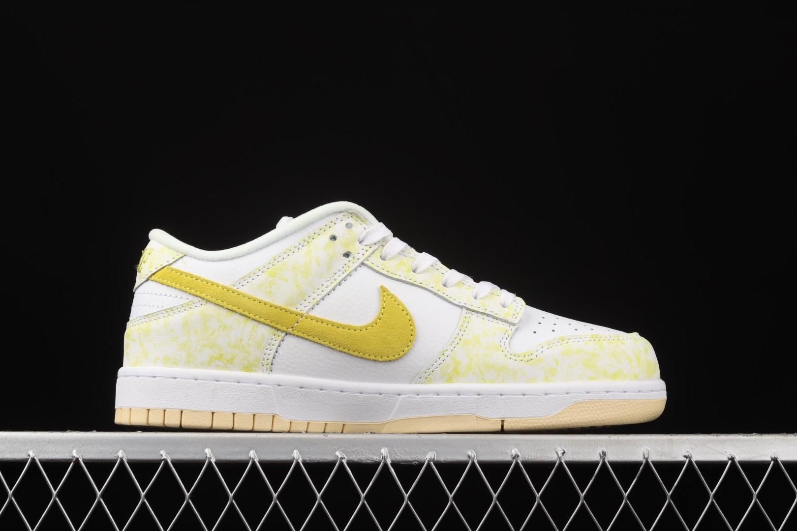 NikeWMNS Dunk Low - Yellow Strike