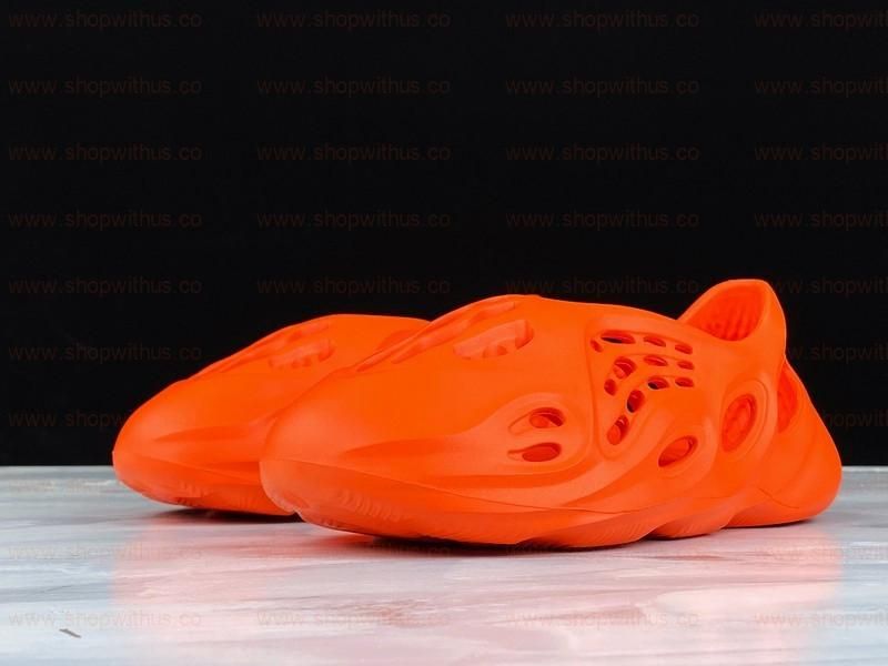 adidasYEEZY Foam Runner - Orange