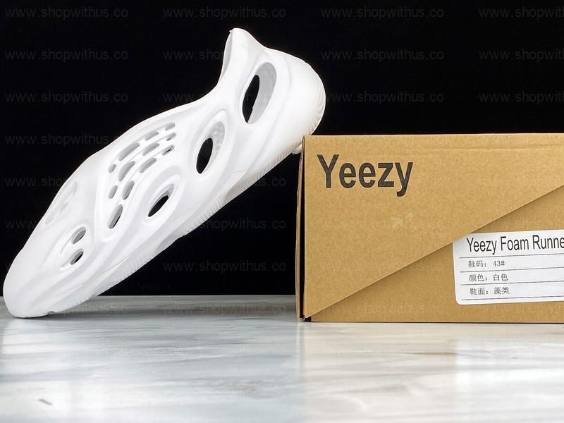 adidasYEEZY Foam Runner - White